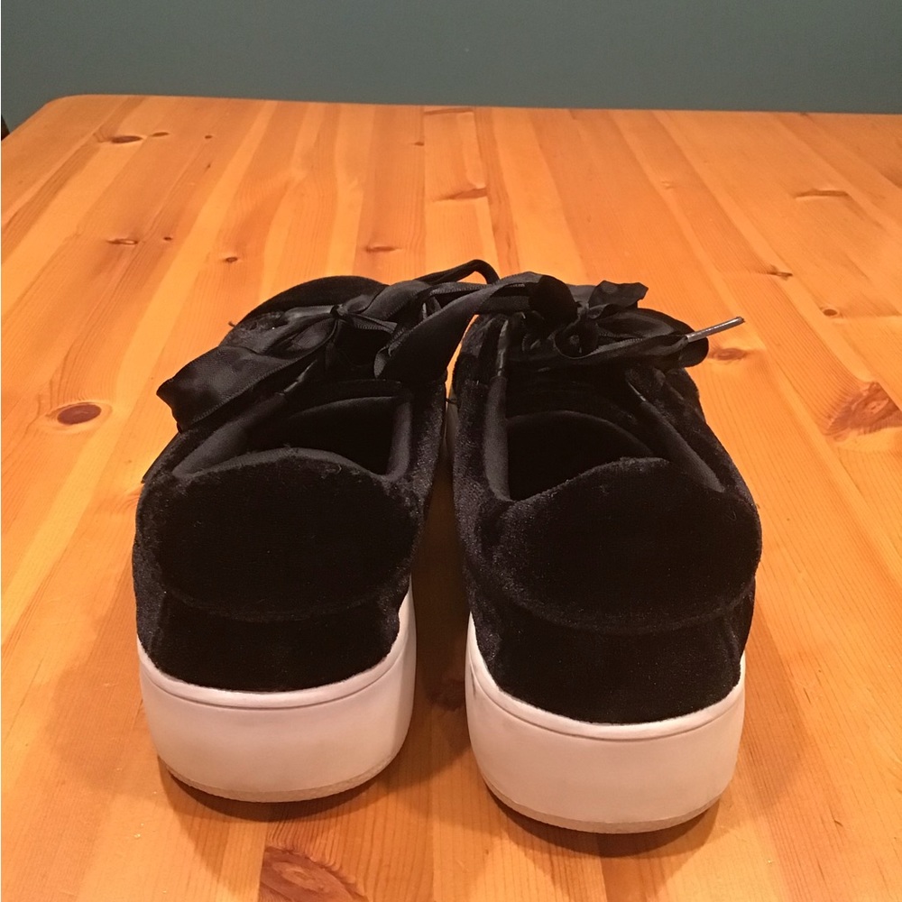 BLACK VELVET SNEAKERS WITH RIBBON LACES WOMEN’S SZ 9-1/2 GOTH BRASH - Picture 4 of 9